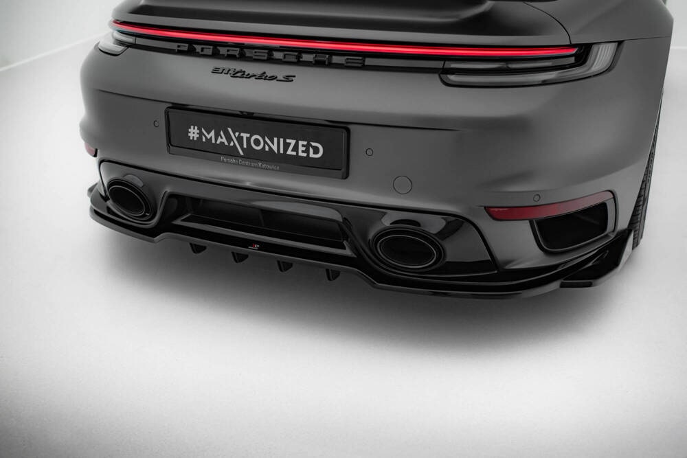 Zentraler Hinterer Splitter für Porsche 911 Turbo S Sport Paket 992 von Maxton Design