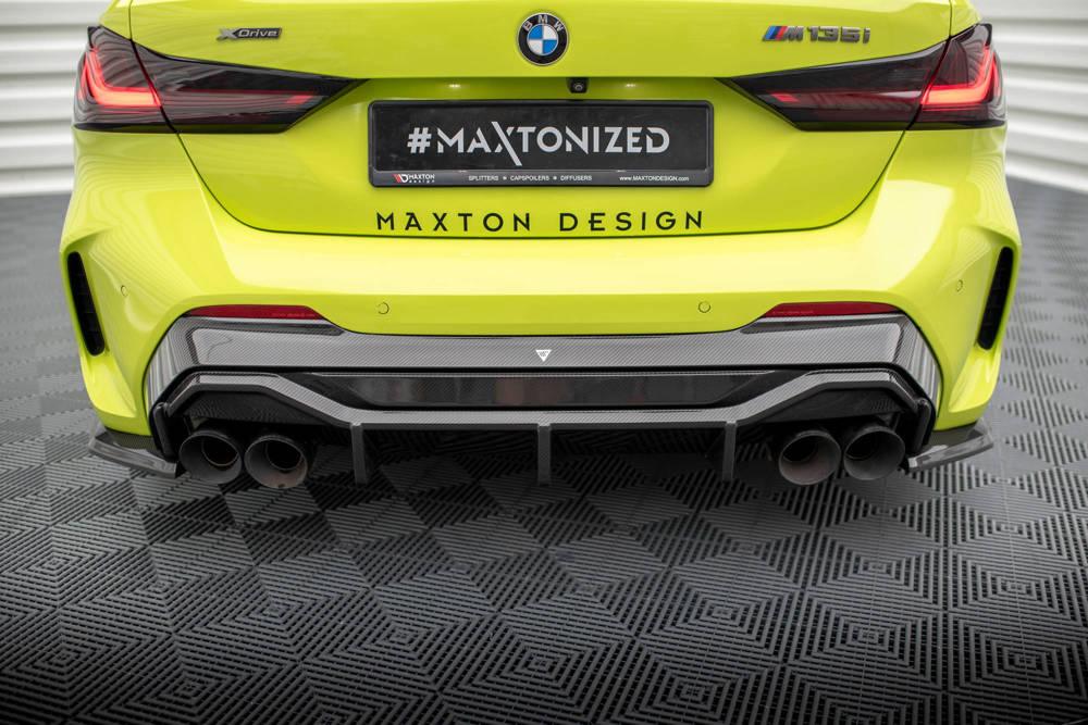 Carbon Heckdiffusor mit Milltek Sport Abgasanlage für BMW 1 F40 M-Paket / M135i von Maxton Design