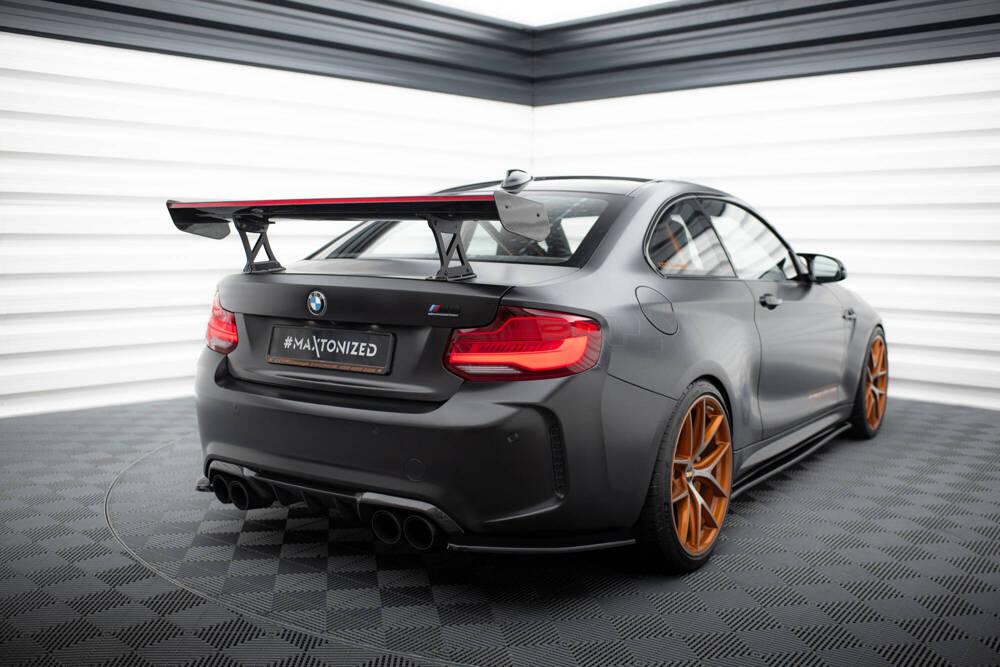 Carbon Heckspoiler mit LED Licht und Aufnahme außen für BMW M2 F87 von Maxton Design