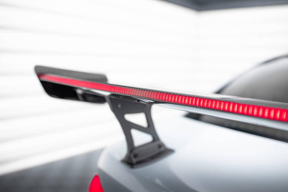 Carbon Heckspoiler mit LED Licht und Aufnahme innen für BMW M3 G80 von Maxton Design