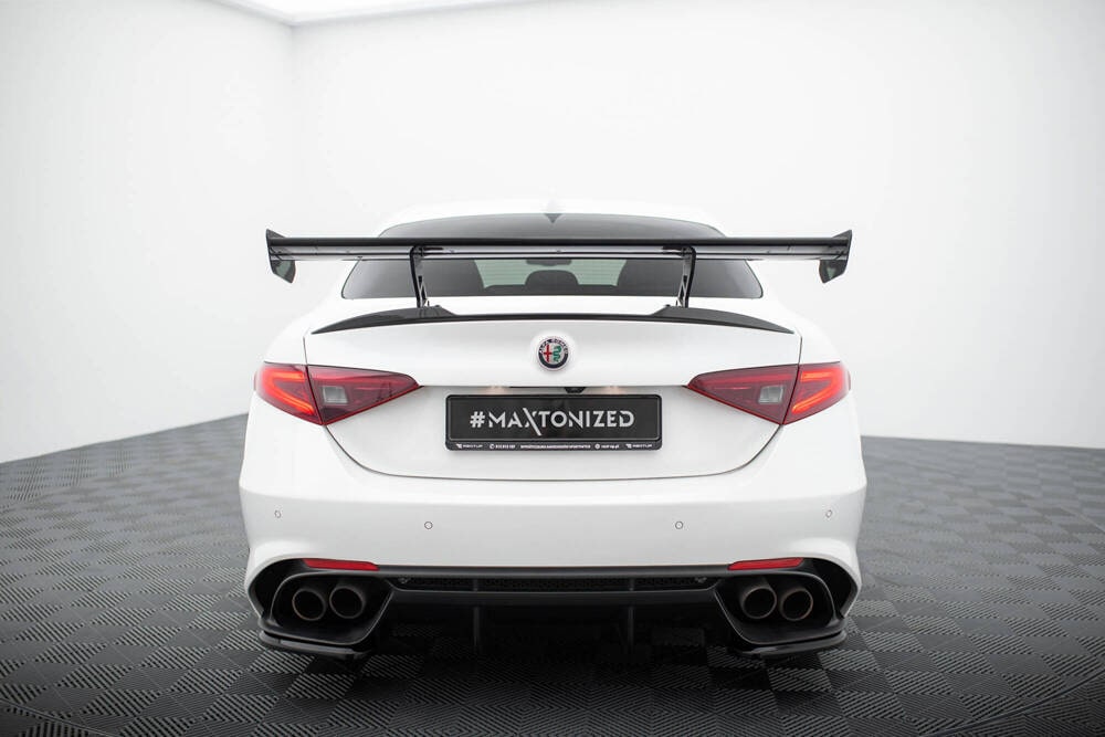 Carbon Heckspoiler für Alfa Romeo Giulia Quadrifoglio von Maxton Design