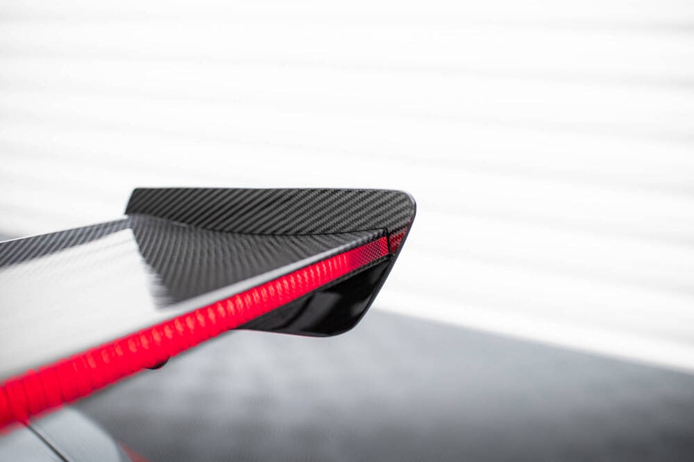 Carbon Heckspoiler mit LED Licht und Aufnahme innen für BMW M3 G80 von Maxton Design